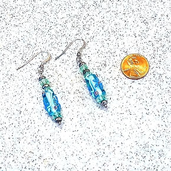 VINTAGE LAMPWORK GLASS BEAD EARRINGS LIGHT GREEN &BLUE FLOWER SILVER EARRINGS - Picture 2 of 7